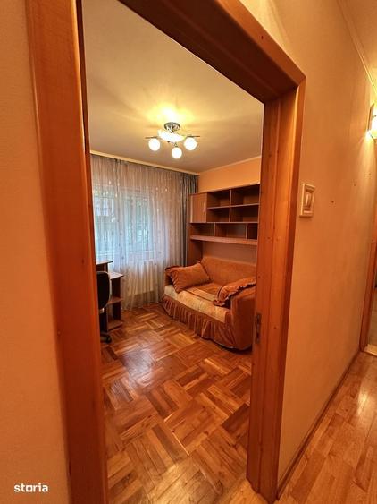 Apartament cu 3 camere semidecomandat, mobilat în Orizont