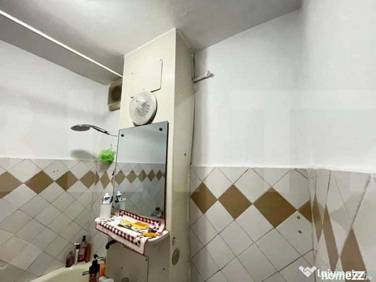 Apartament cu 4 camere decomandat în Central