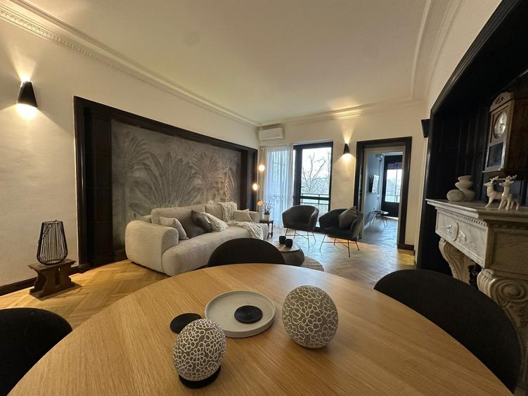 Apartament cu 3 camere semidecomandat, mobilat în Sala Palatului