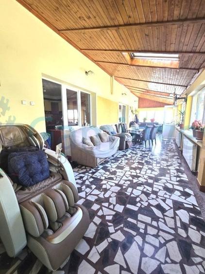 Casă individuală cu 8 camere cu Canalizare în Sânmartin
