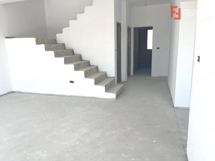 Casă cu 4 camere cu Teren 333 Mp în Urseni
