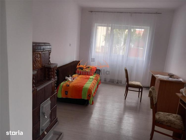 Casă cu 4 camere cu Teren 600 Mp în Titulescu