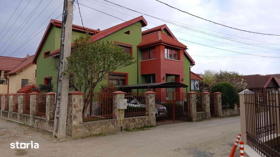 Casă cu 7 camere cu Teren 700 Mp în Caransebeș