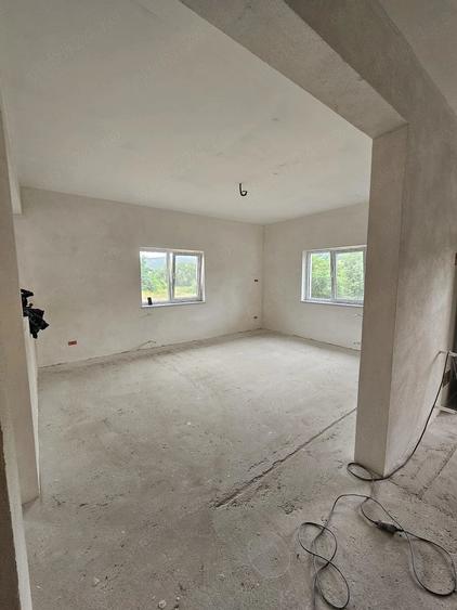 Casă cu Teren 800 Mp în Gârcina