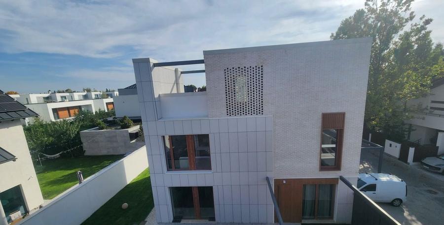 Casă individuală cu 6 camere cu Canalizare în Pipera