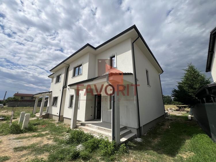 Duplex cu 4 camere cu Canalizare în Chișoda