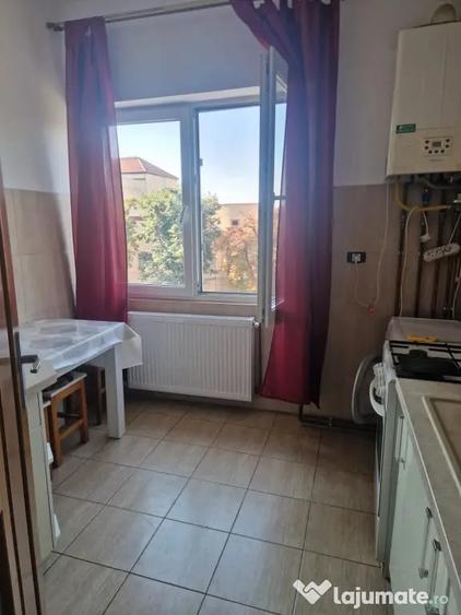 Apartament cu 2 camere decomandat în Ultracentral