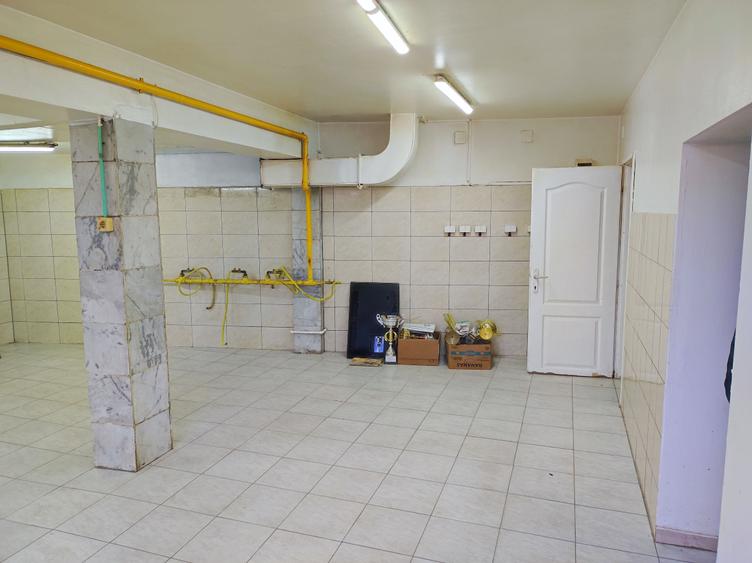 Casă cu 4 camere în Pantelimon