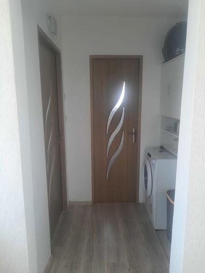 Apartament cu 2 camere în Micro 16