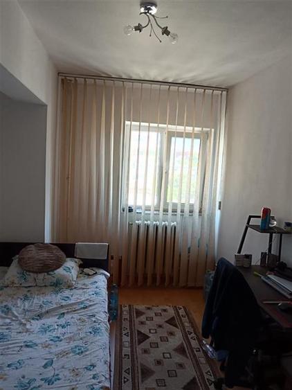 Apartament cu 3 camere decomandat, mobilat în Gară