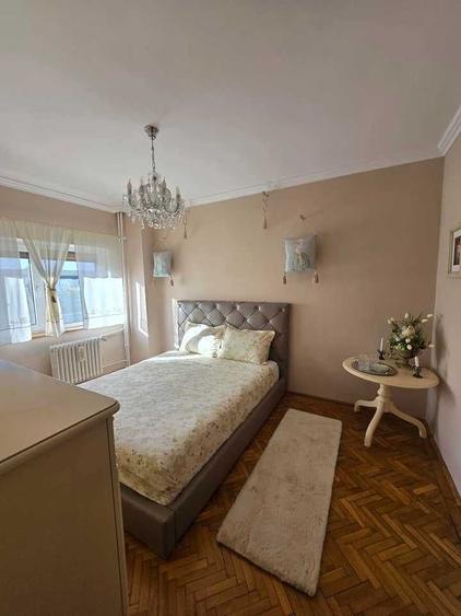 Apartament cu 3 camere decomandat în Ultracentral