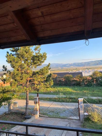 Casă cu Teren 640 Mp în Central
