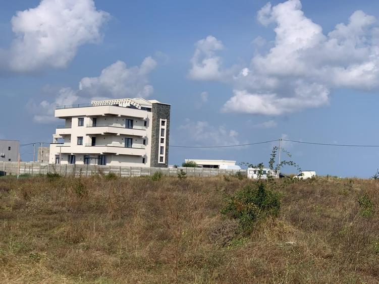 Teren Construcții intravilan de 1400 mp, în Vest