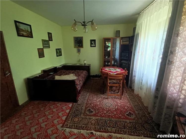 Casă cu 4 camere cu Teren 2200 Mp în Pianu