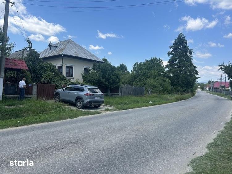 Teren de 7287 mp, în Pietroșani