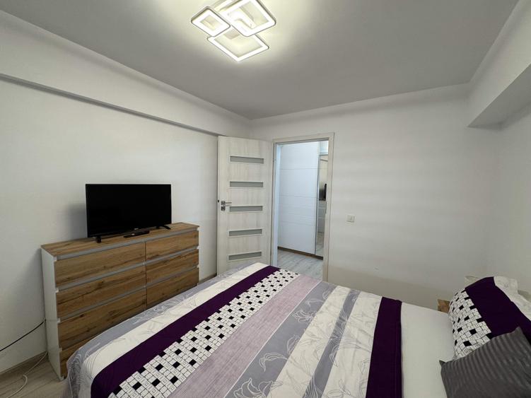 Apartament cu 3 camere decomandat, mobilat în