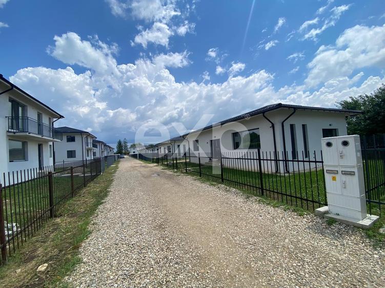 Casă individuală cu 5 camere cu Canalizare în Nord-Vest