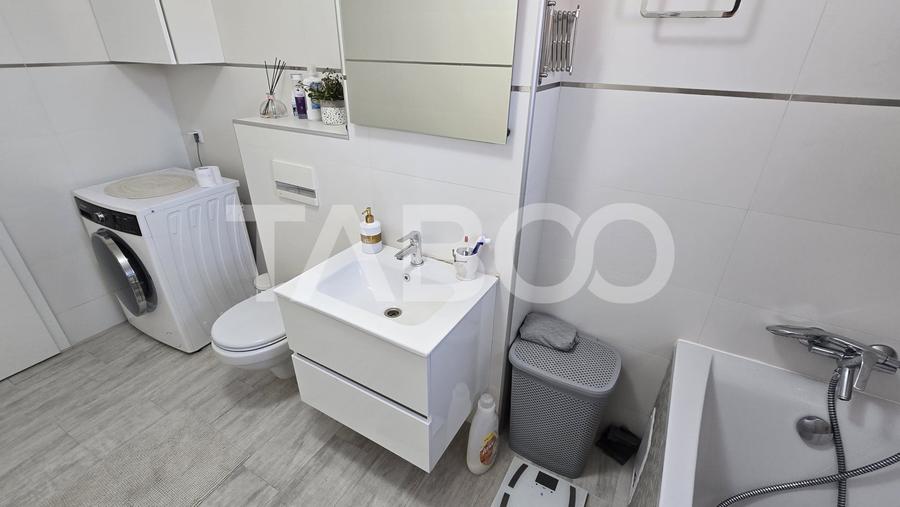 Apartament cu 3 camere decomandat, mobilat în Piața Cluj