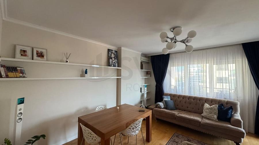 Apartament cu 3 camere decomandat în Lacul Tei