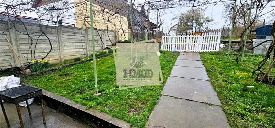 Casă individuală cu 4 camere cu Canalizare în Central