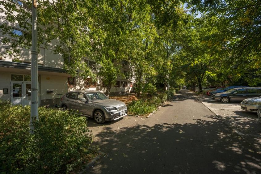 Apartament cu 2 camere semidecomandat în Giulești
