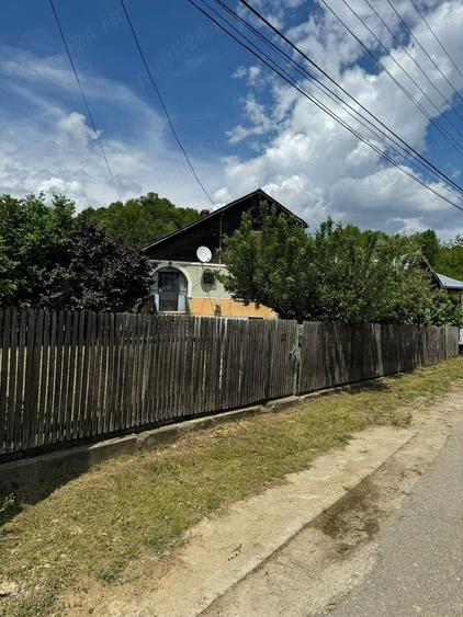 Teren de 5600 mp, în Vărbila