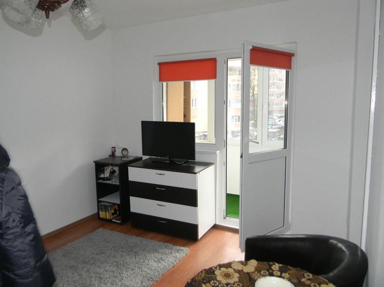 Garsonieră semidecomandată, mobilată în Răcădău