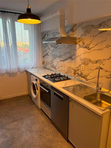 Apartament cu 3 camere semidecomandat în Parcul Circului