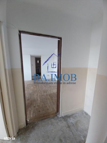 Apartament cu 2 camere semidecomandat în Ultracentral