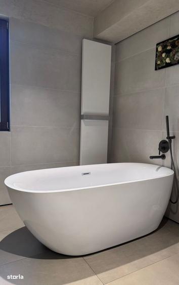Casă cu 4 camere cu Canalizare în Livezeni