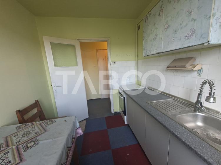 Apartament cu 2 camere semidecomandat, mobilat în Mihai Viteazul