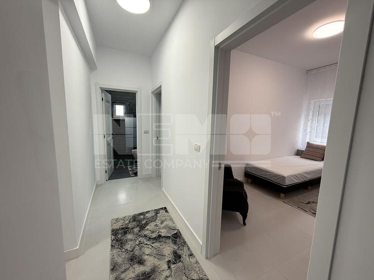Apartament cu 3 camere decomandat, mobilat în Periferie