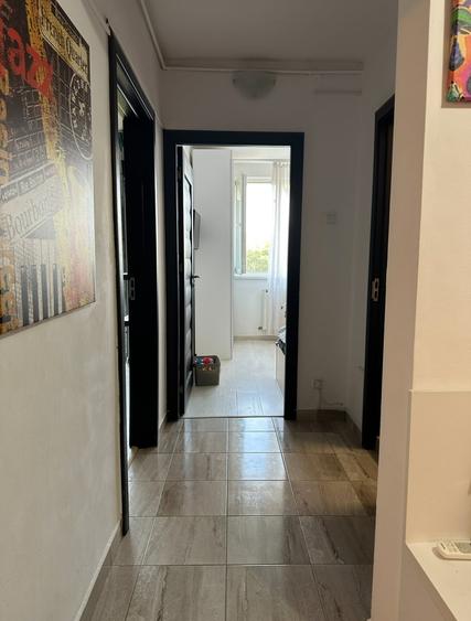 Apartament cu 3 camere decomandat în Drumul Taberei