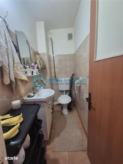 Apartament cu 3 camere decomandat în Cantacuzino