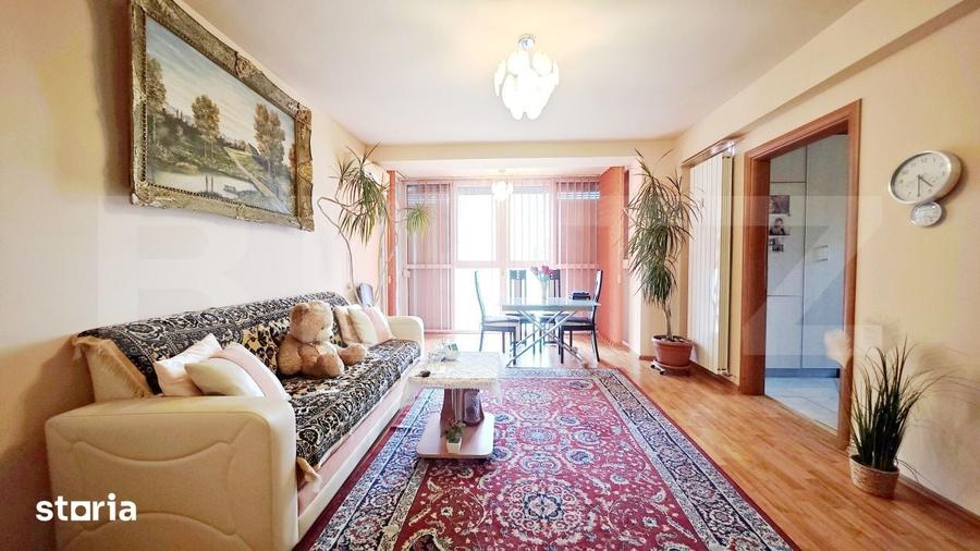 Apartament cu 3 camere decomandat în Seleuș