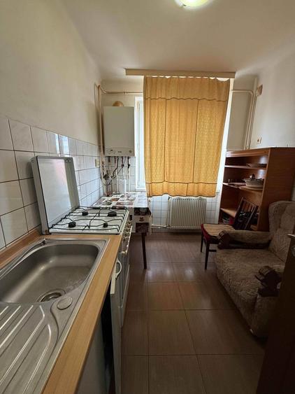 Apartament cu 2 camere semidecomandat, mobilat în Independenței