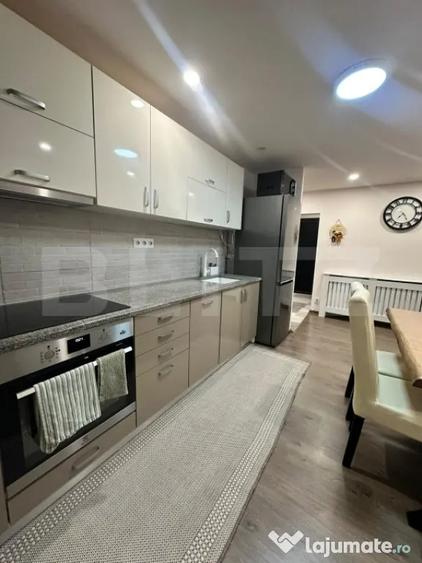 Apartament cu 3 camere decomandat, mobilat în Central