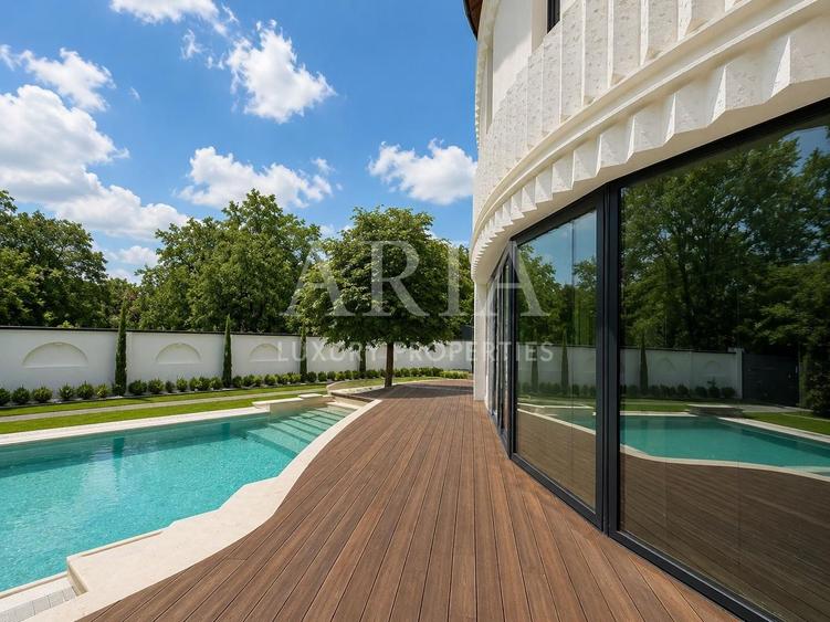 Casă cu 10 camere cu Piscina în Băneasa