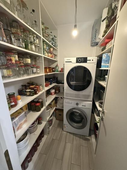 Apartament cu 3 camere decomandat în Florești