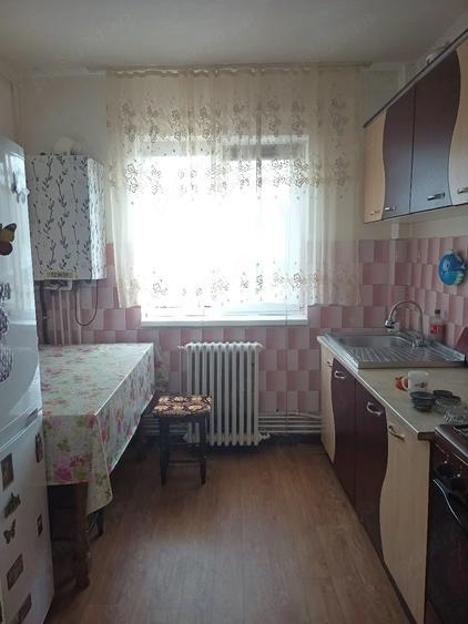 Apartament cu 3 camere nedecomandat în Central