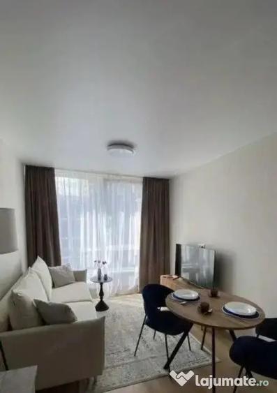 Apartament cu 2 camere decomandat în Take Ionescu
