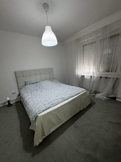 Apartament cu 3 camere decomandat, mobilat în Central