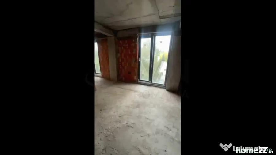 Casă cu 7 camere cu Teren 100 Mp în Dorobanți