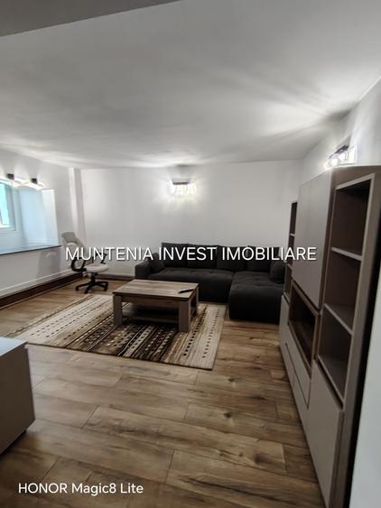 Apartament cu 3 camere decomandat în Teilor