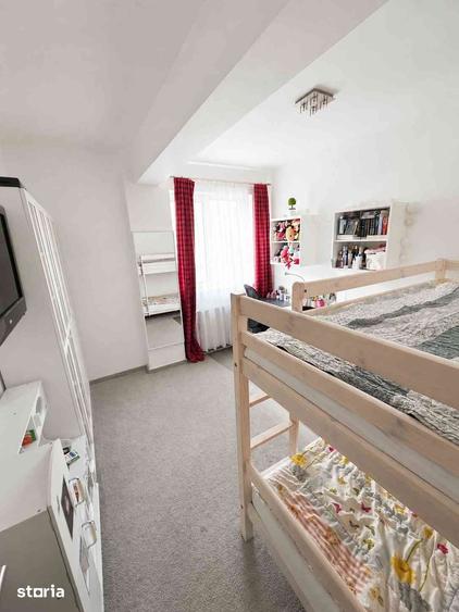 Apartament cu 3 camere decomandat în Turnișor