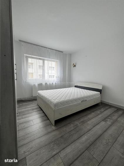 Apartament cu 2 camere decomandat în Liliacului