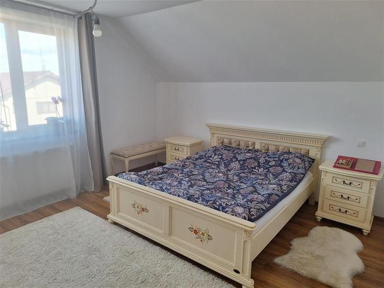 Casă individuală cu 5 camere cu Canalizare în Apahida