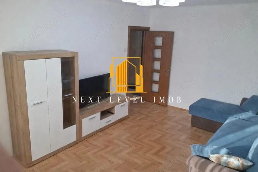 Apartament cu 3 camere decomandat în Eremia