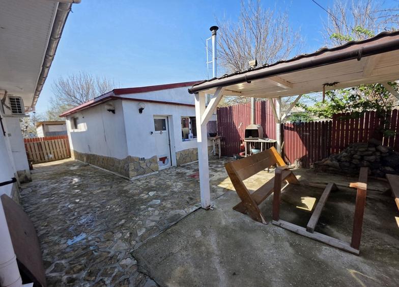 Casă cu 4 camere cu Canalizare în Braniștea