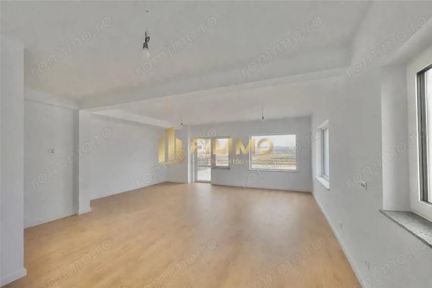 Apartament cu 3 camere decomandat în Ipotești